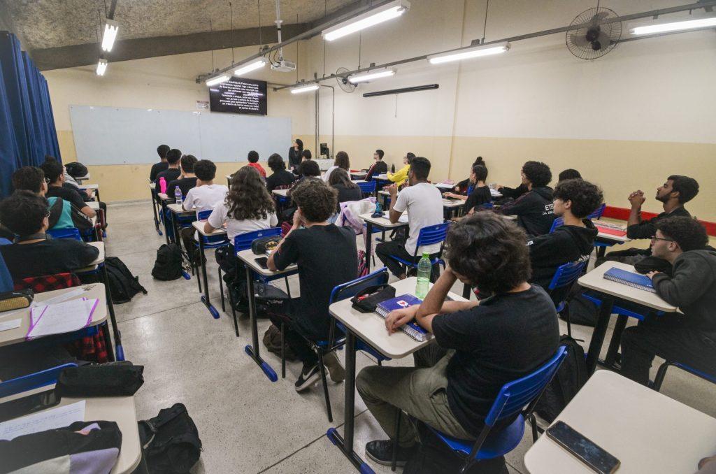 Cursos de Etecs e Fatecs de SP obtêm alto índice de aprovação de ex-alunos