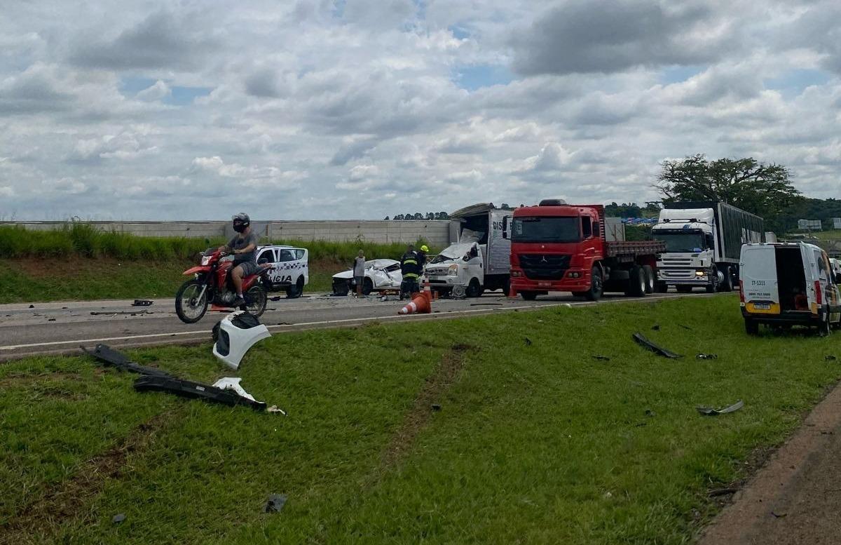 Uma pessoa morre e duas ficam gravemente feridas na Santos Dumont, em Indaiatuba