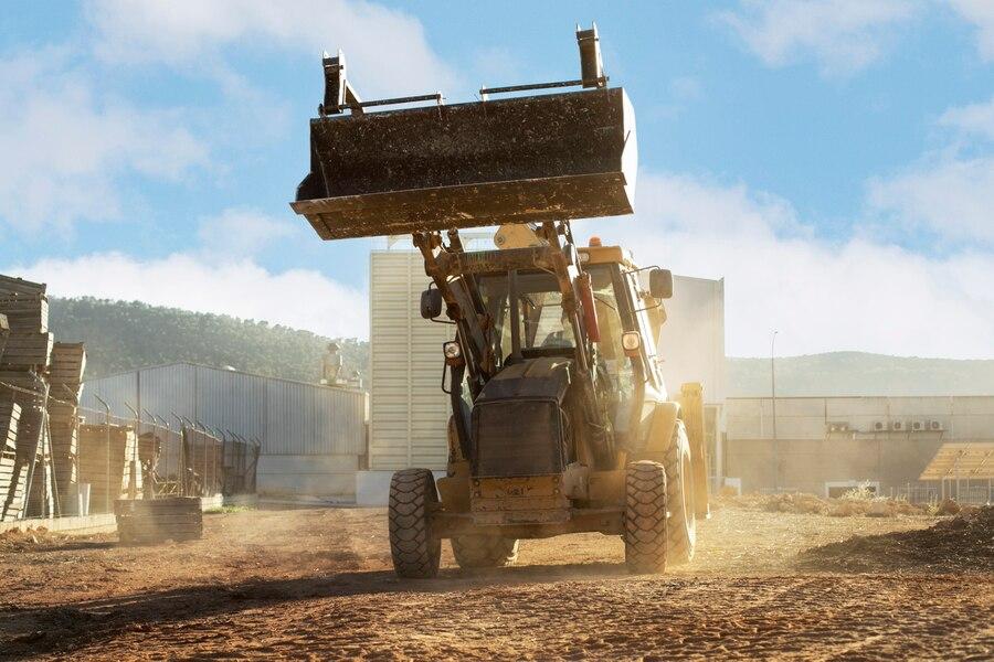 Máquinas de terraplanagem: conheça os equipamentos essenciais para um trabalho eficiente