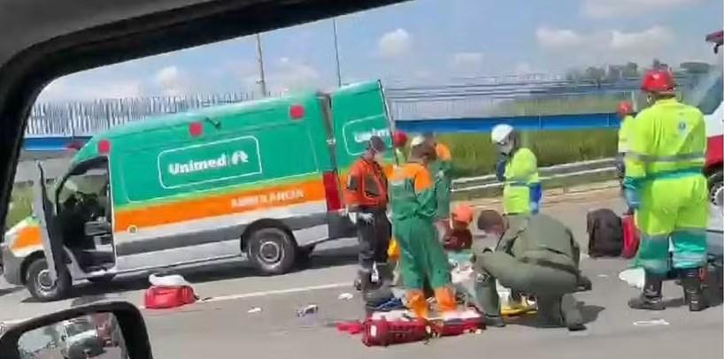 Motociclista de 34 anos morre após colisão com carro na Rodovia D. Pedro I