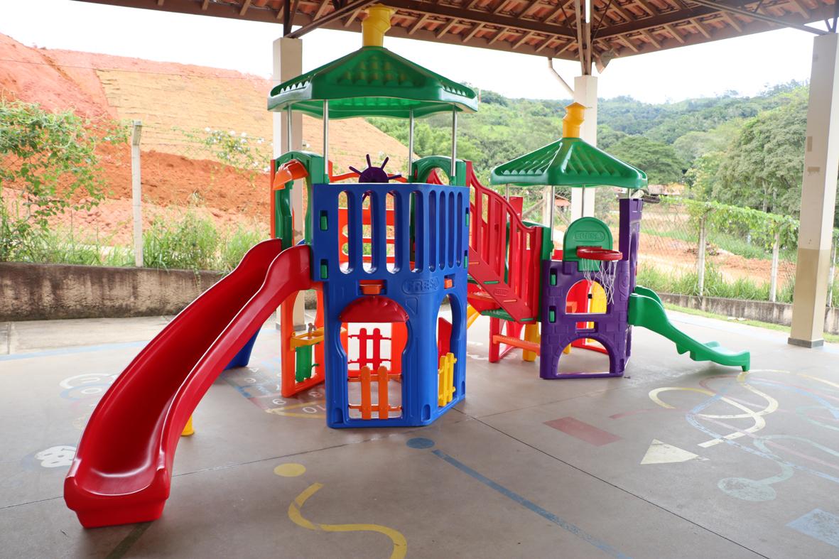 Prefeitura de Morungaba entrega seis novos playgrounds infantis