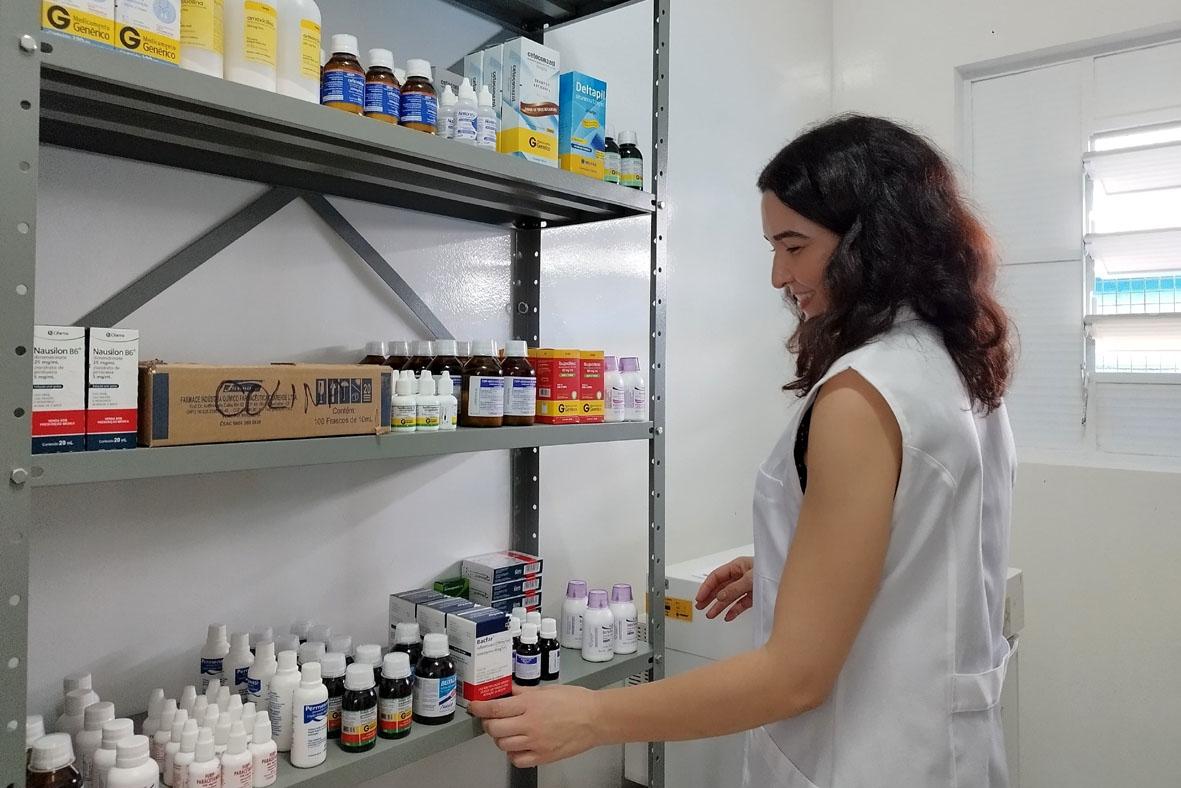 Prefeitura inaugura farmácia na unidade de saúde do Parque da Colina II