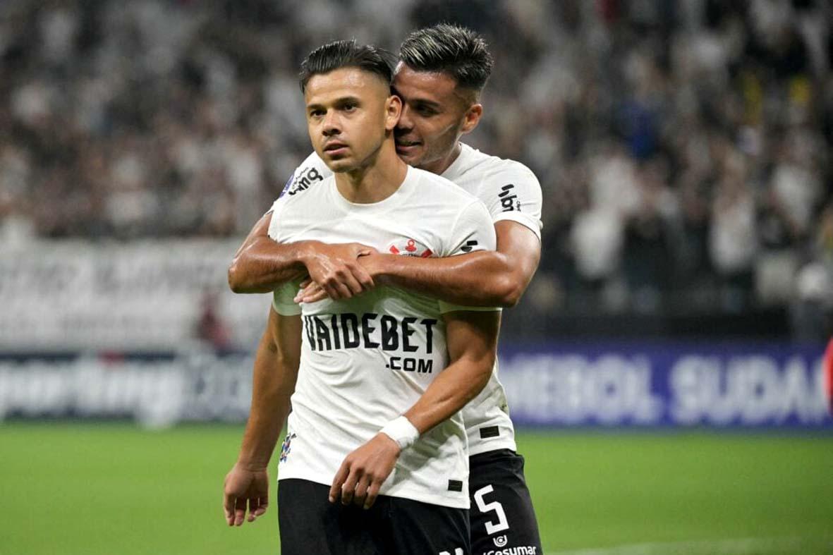  Corinthians goleia o Nacional-PAR e vence a primeira na competição 