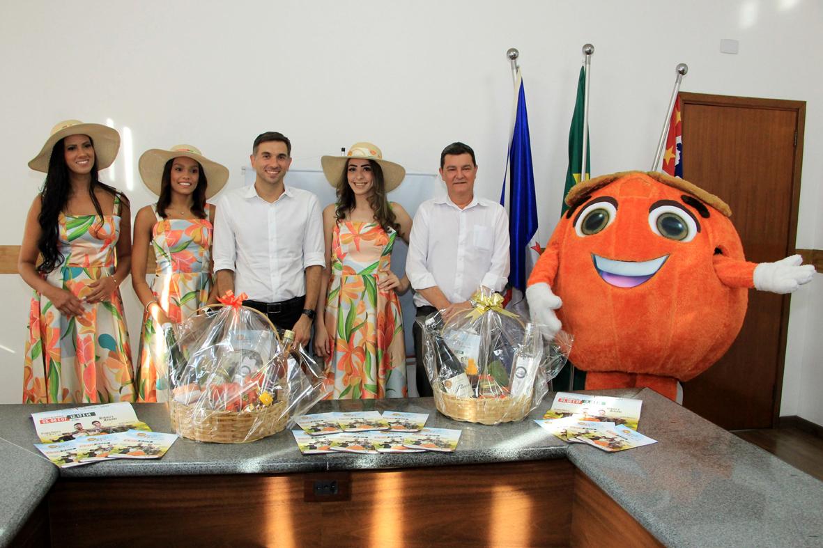 Itatiba divulga Festa do Caqui entre municípios do Circuito das Frutas