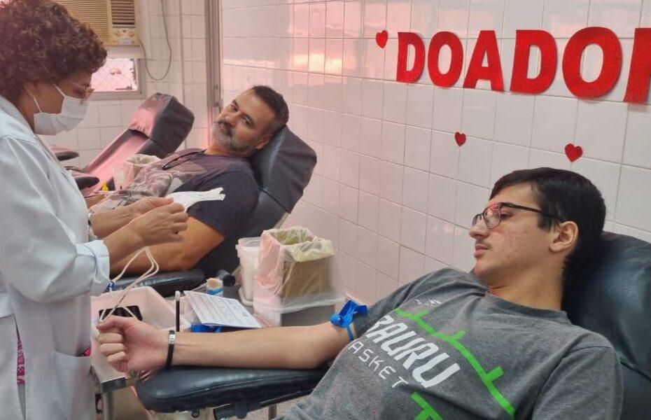 Jovem autista muda estilo de vida para realizar desejo de doar sangue