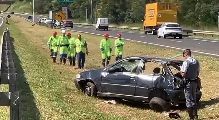 Motorista morre após capotar carro e ser arremessado do veículo em Valinhos