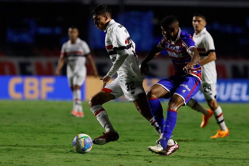  São Paulo perde no MorumBIS; Red Bull Bragantino empata no Maracanã