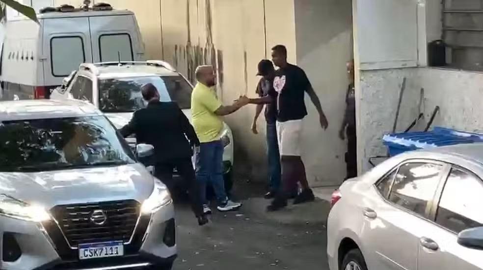 Atacante Jô deixa a prisão em Campinas após quitar débito de pensão