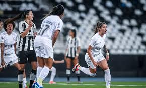Corinthians bate Botafogo e mantém liderança do Brasileiro Feminino