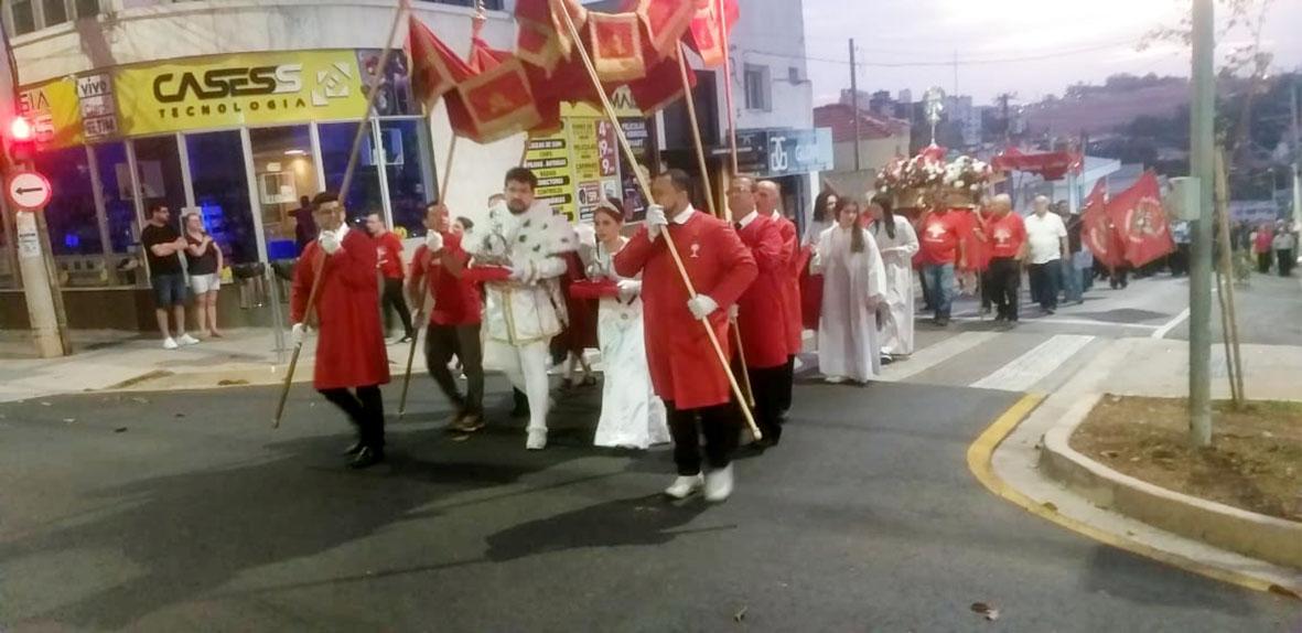 Paroquianos do Belém comemoraram os festejos do Divino