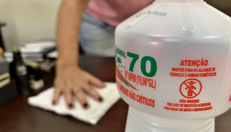 Vigilância Sanitária de Bragança orienta sobre proibição da venda de álcool líquido 70%