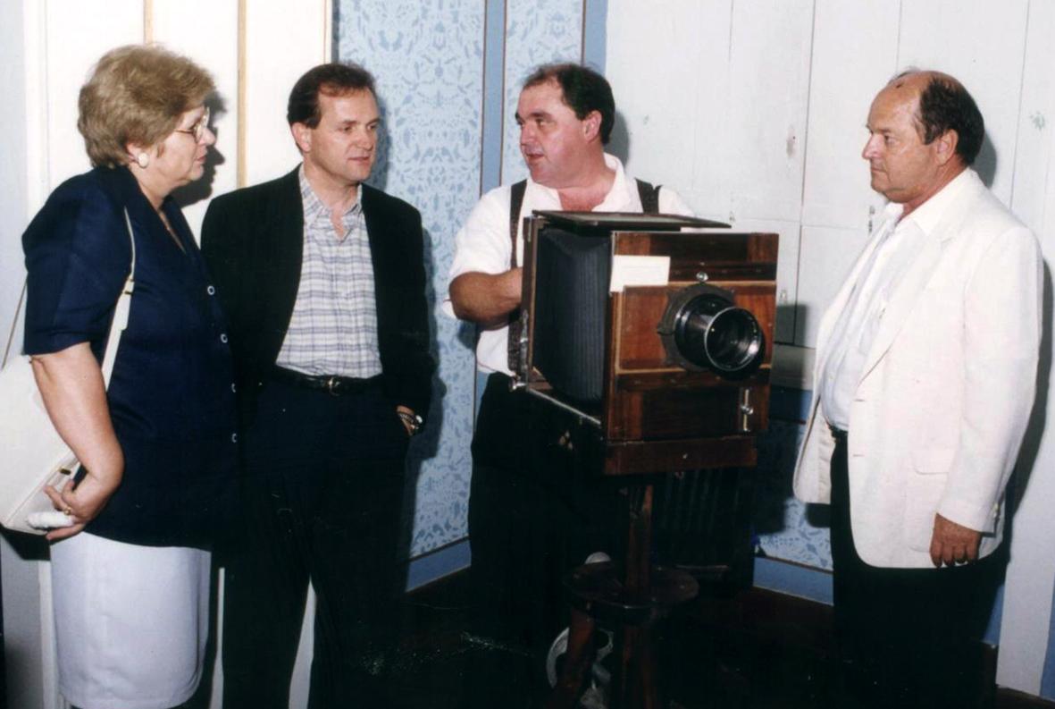 A Exposição “Outros Olhares” da Família Parodi - 1998
