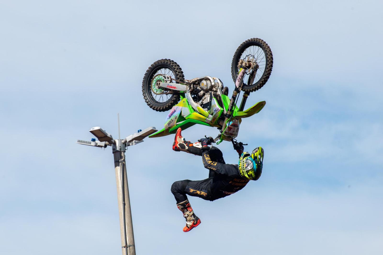 Atibaia recebe competição internacional de motocross, com transmissão pela TV 