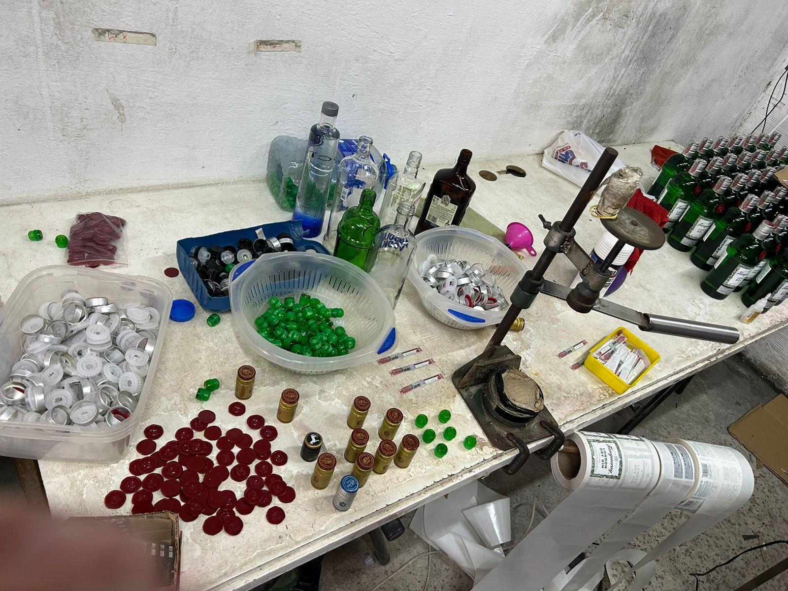 Deic fecha fábrica de produção de bebidas falsificadas em Atibaia