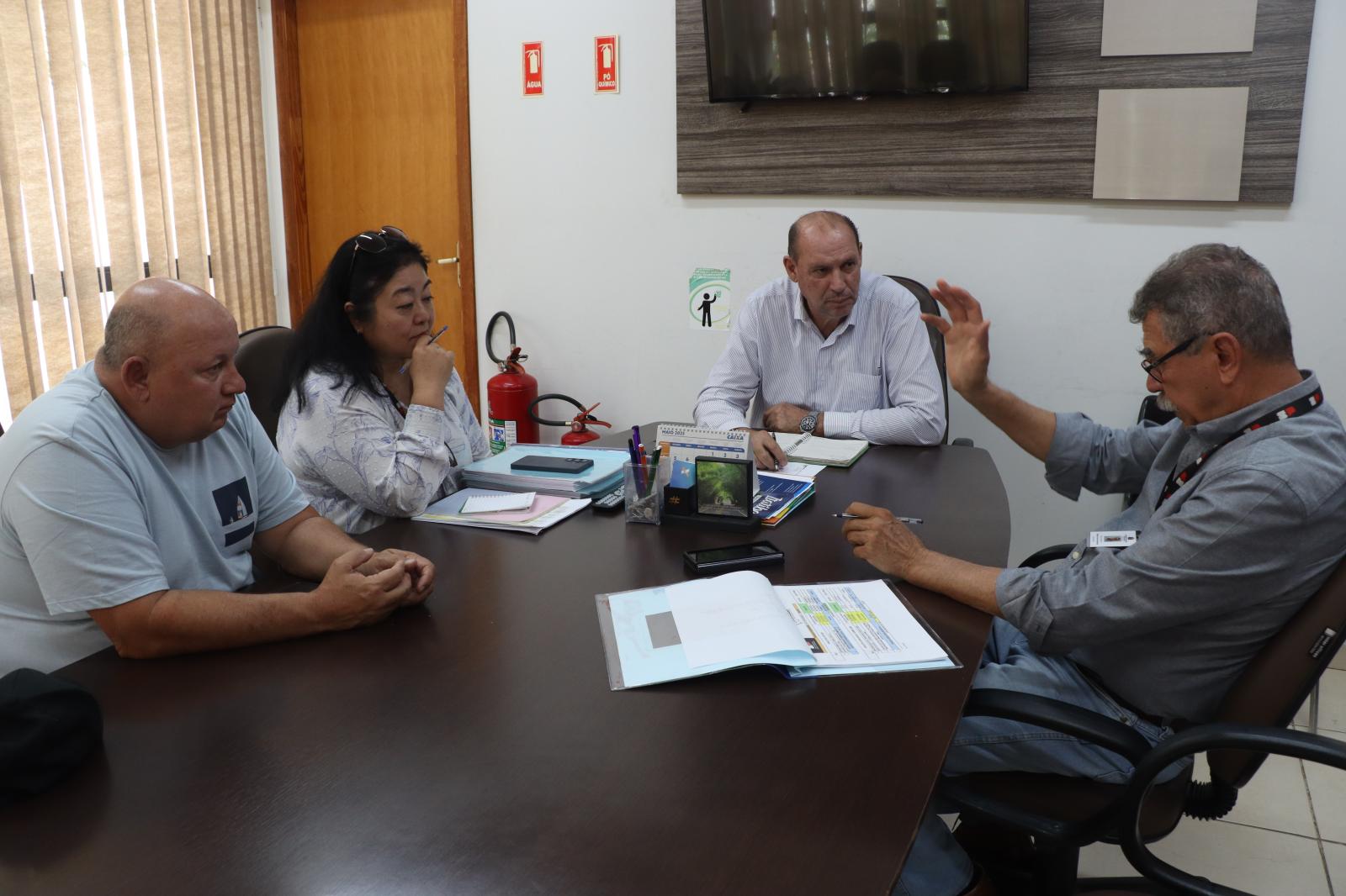 Em Morungaba: prefeito Fernando recebe diretores da Agemcamp