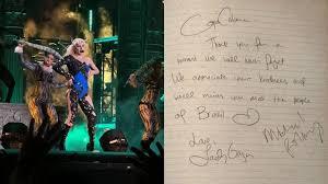 Lady Gaga deixa recado em livro histórico do Copacabana Palace