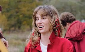 Maya Hawke é escalada em novo filme de 'Jogos Vorazes'