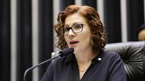 Moraes vota por Zambelli pegar 10 anos de prisão por invasão ao CNJ
