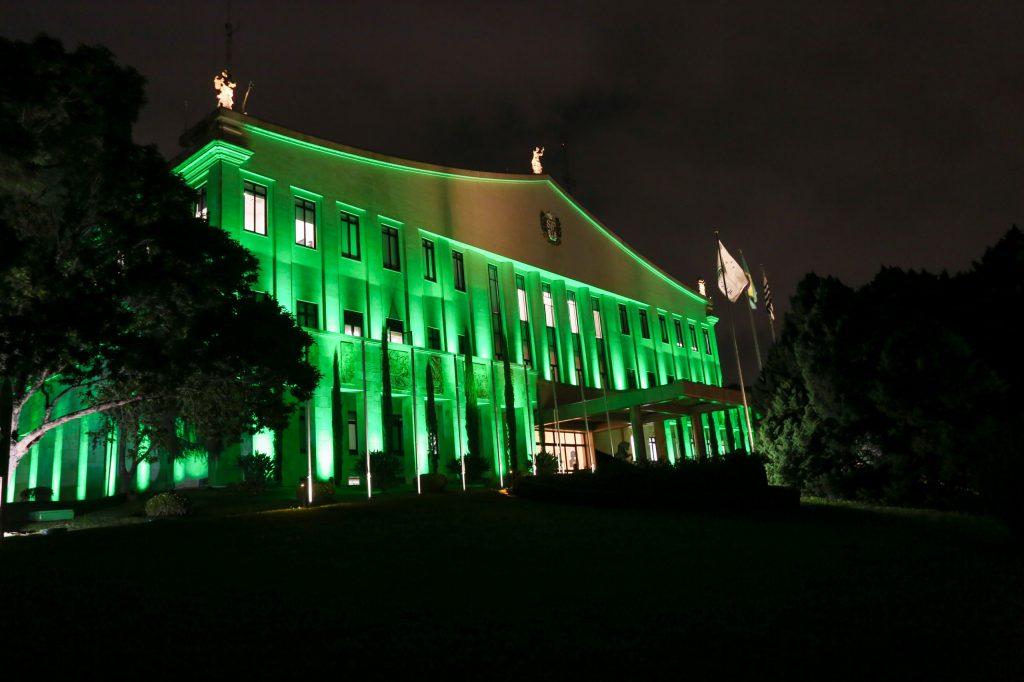 Sede do Governo de São Paulo se ilumina de verde em campanha de combate ao glaucoma