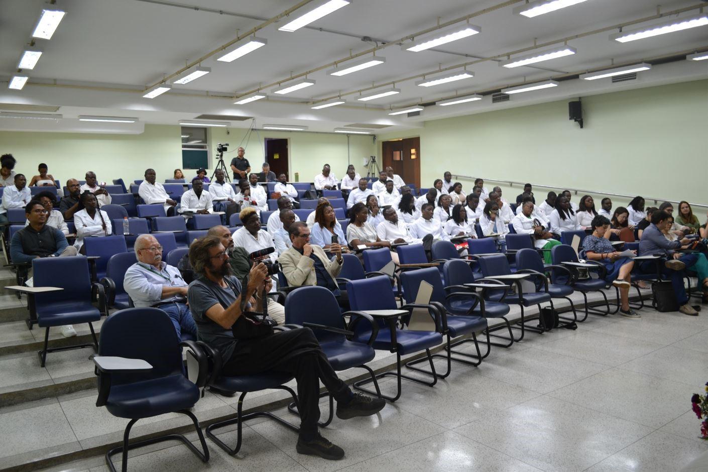 SUS Municipal de Campinas recebe 50 médicos angolanos para programa de capacitação