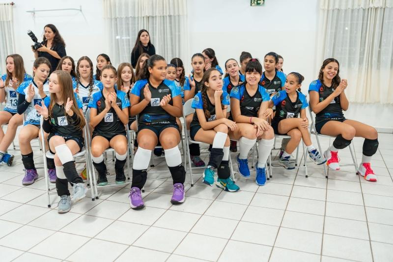 Vôlei Valinhos inicia temporada com apresentação de equipes e uniformes