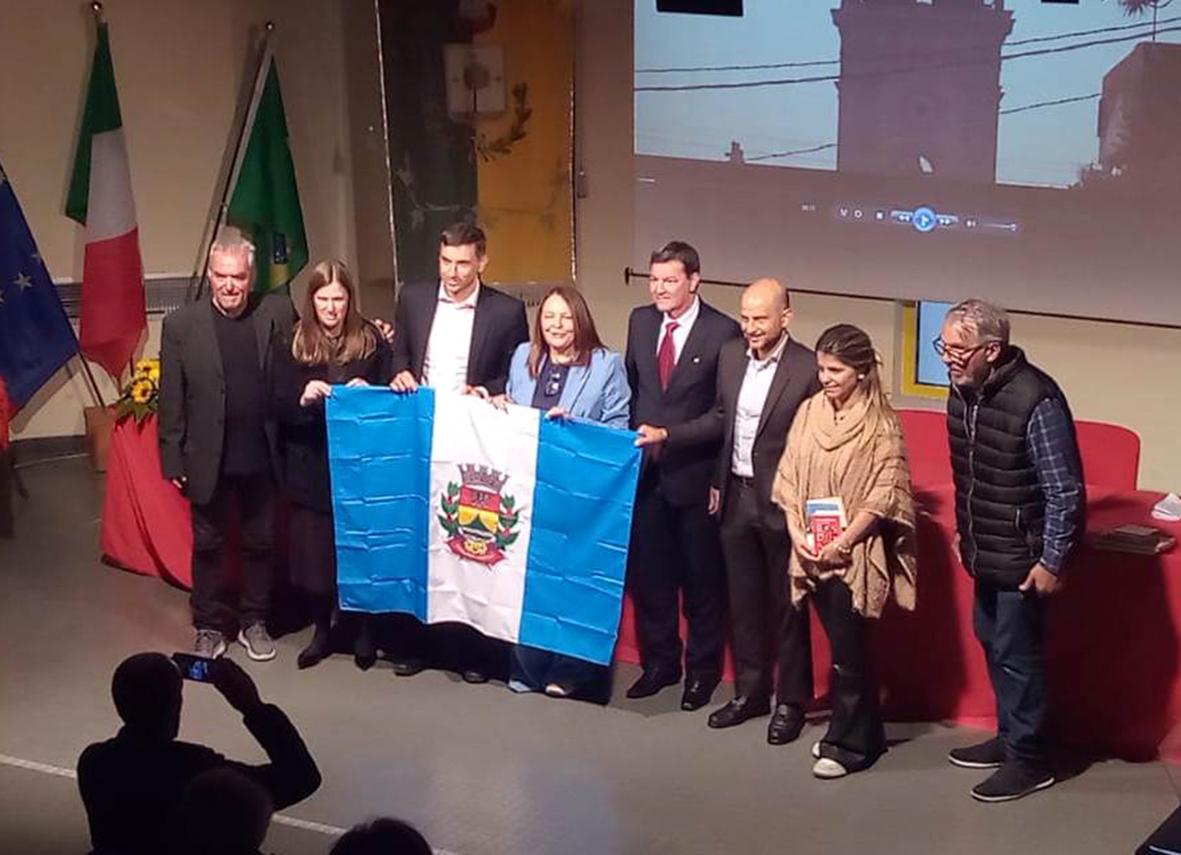 Intercâmbio cultural com cidades irmãs na Itália