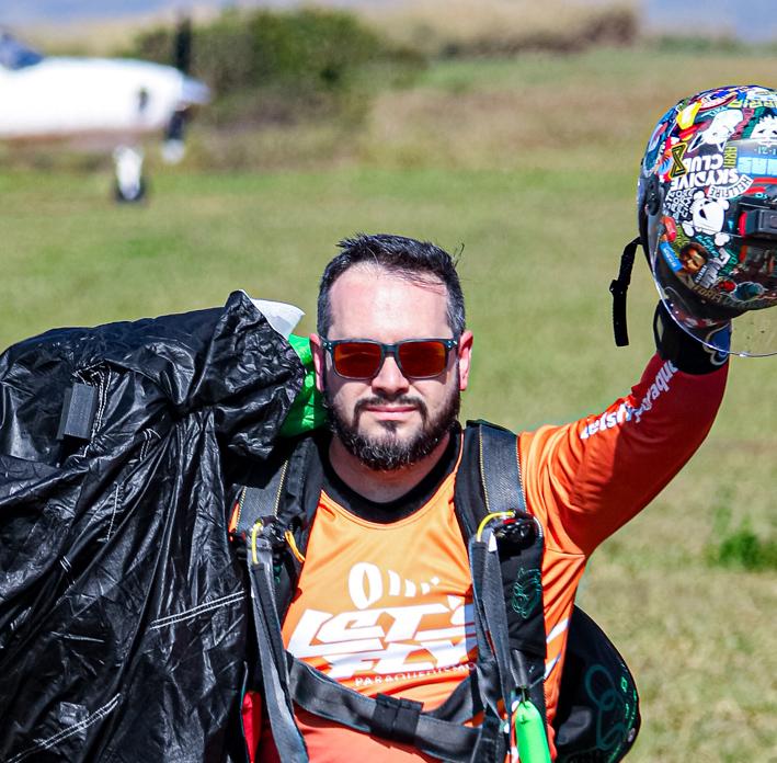 Atleta de Itatiba participa de tentativa de recorde sul-americano de paraquedismo nos EUA