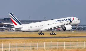 Boeing da Air France que fazia voo Paris-São Paulo realiza pouso de emergência