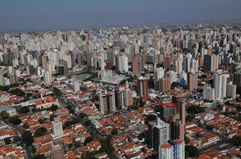 Campinas faz alerta para que construtoras respeitem o limite de horário para obras com barulho