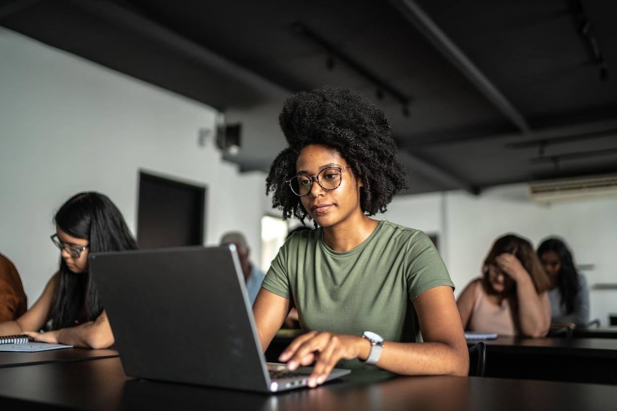 Confira ranking com os cursos de tecnologia mais utilizados pelas universidades brasileiras no último ano