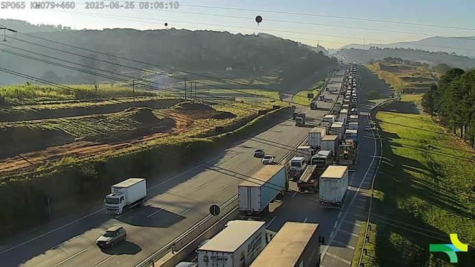 Congestionamento na D.Pedro em Atibaia