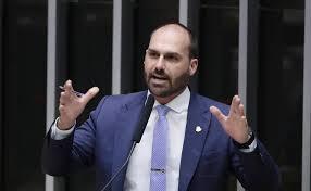 Eduardo Bolsonaro responde a Lula após ter atuação nos EUA chamada de 'terrorista'