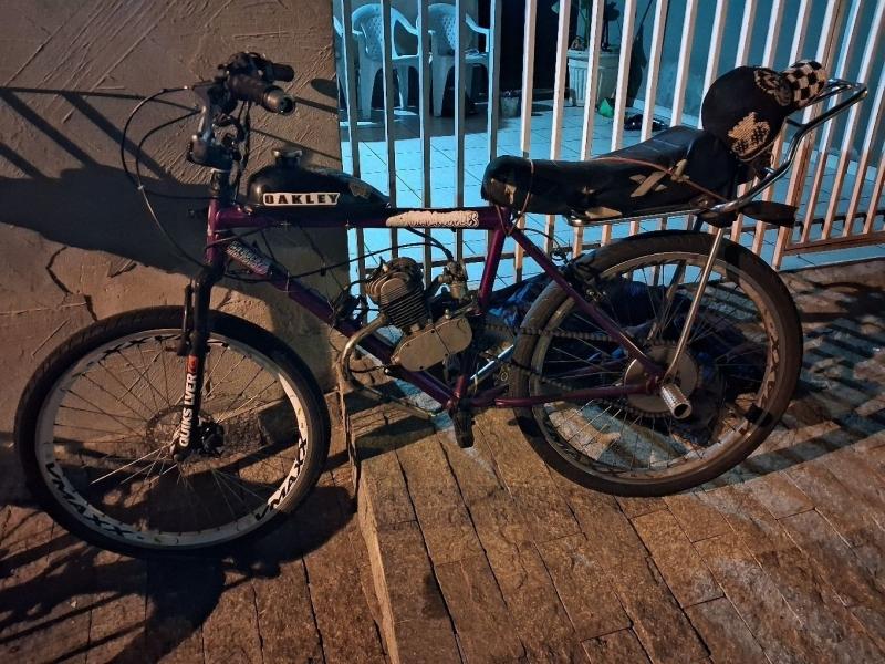 GCM de Vinhedo apreende bicicletas motorizadas durante patrulhamento noturno