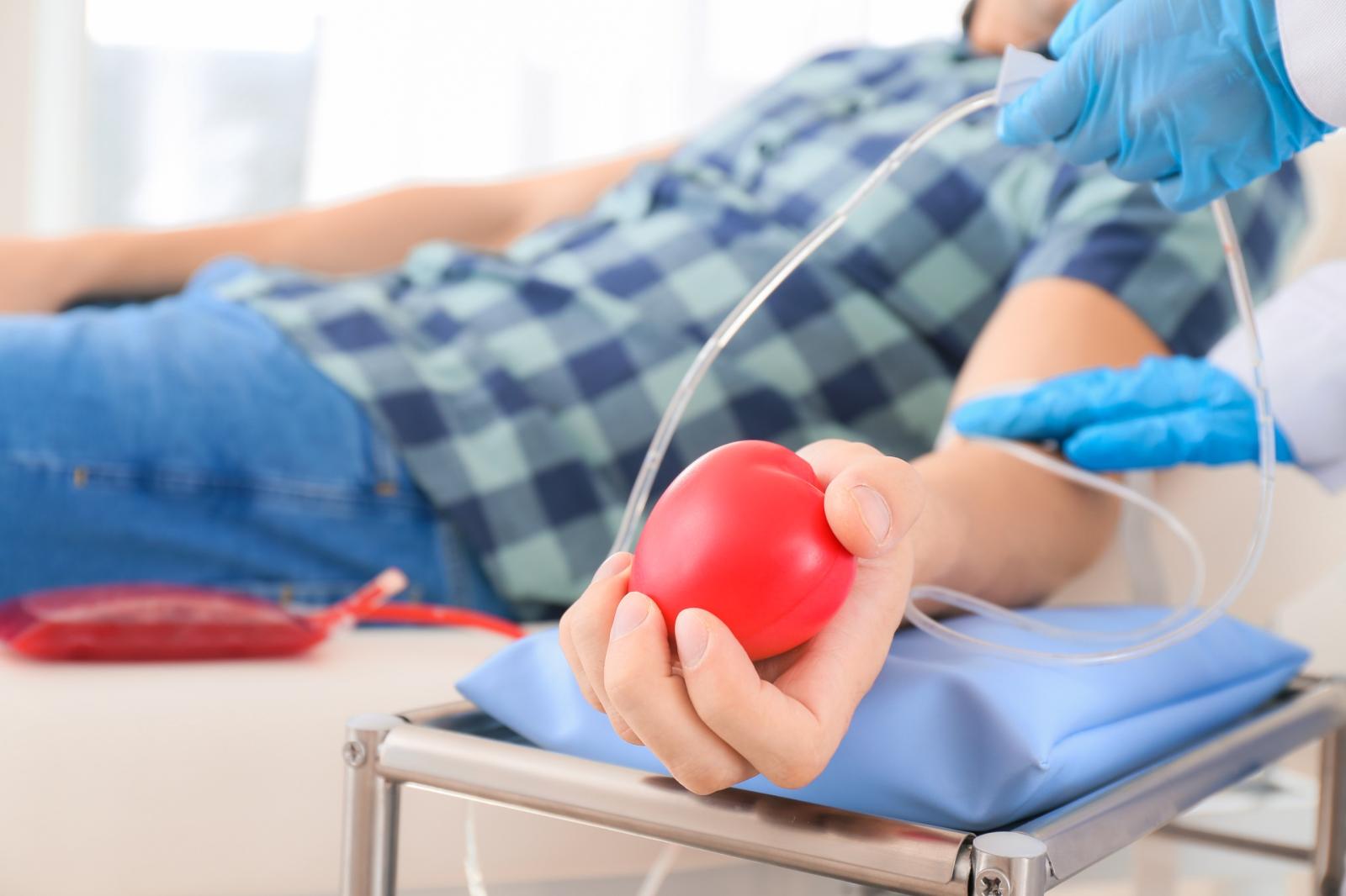 Junho Vermelho: bolsas de sangue ajudam pacientes com leucemia