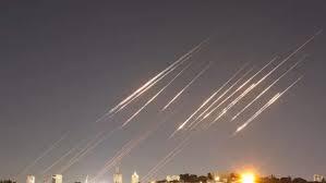 Mísseis iranianos atingem Tel Aviv e deixam mortos