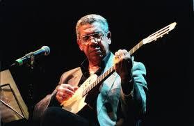 Morre Hélio Delmiro, referência do jazz no Brasil, aos 78 anos