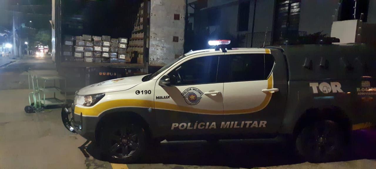 PM intercepta caminhão com mais de 680 kg de maconha