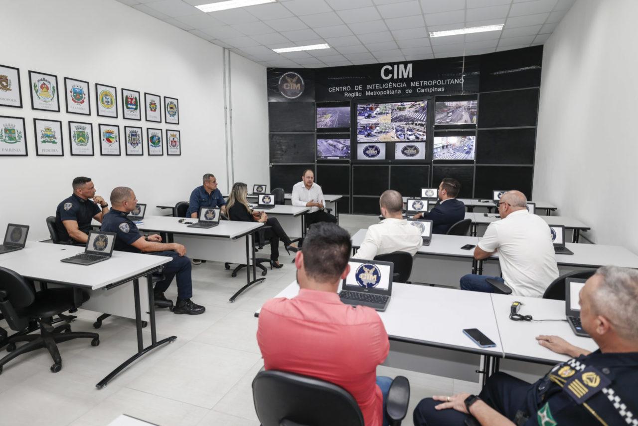 Prefeitura e representantes da RMJ visitam Centro Integrado de Inteligência da Região Metropolitana de Campinas