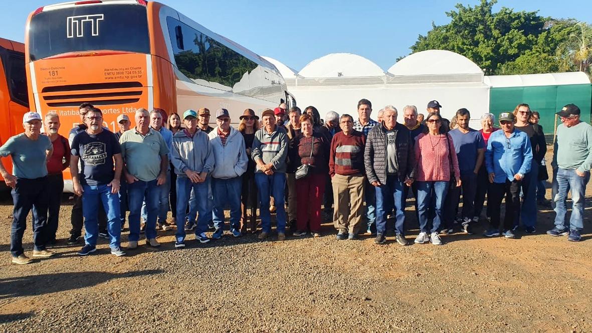 Prefeitura leva 90 produtores rurais à 30ª Hortitec em Holambra