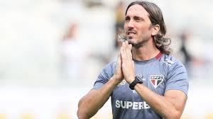 São Paulo marca reunião com Zubeldía e decisão sobre saída está nas mãos do treinador