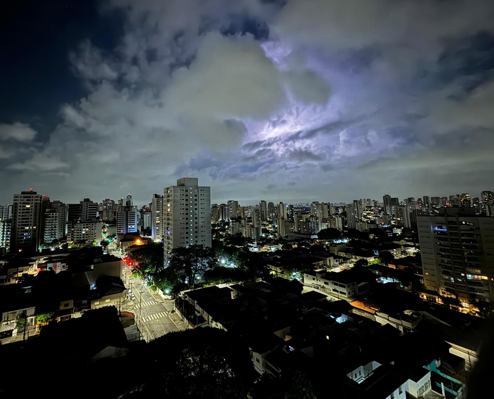 Agosto começa com chuva e há previsão de duas frentes frias, alerta Defesa Civil de SP