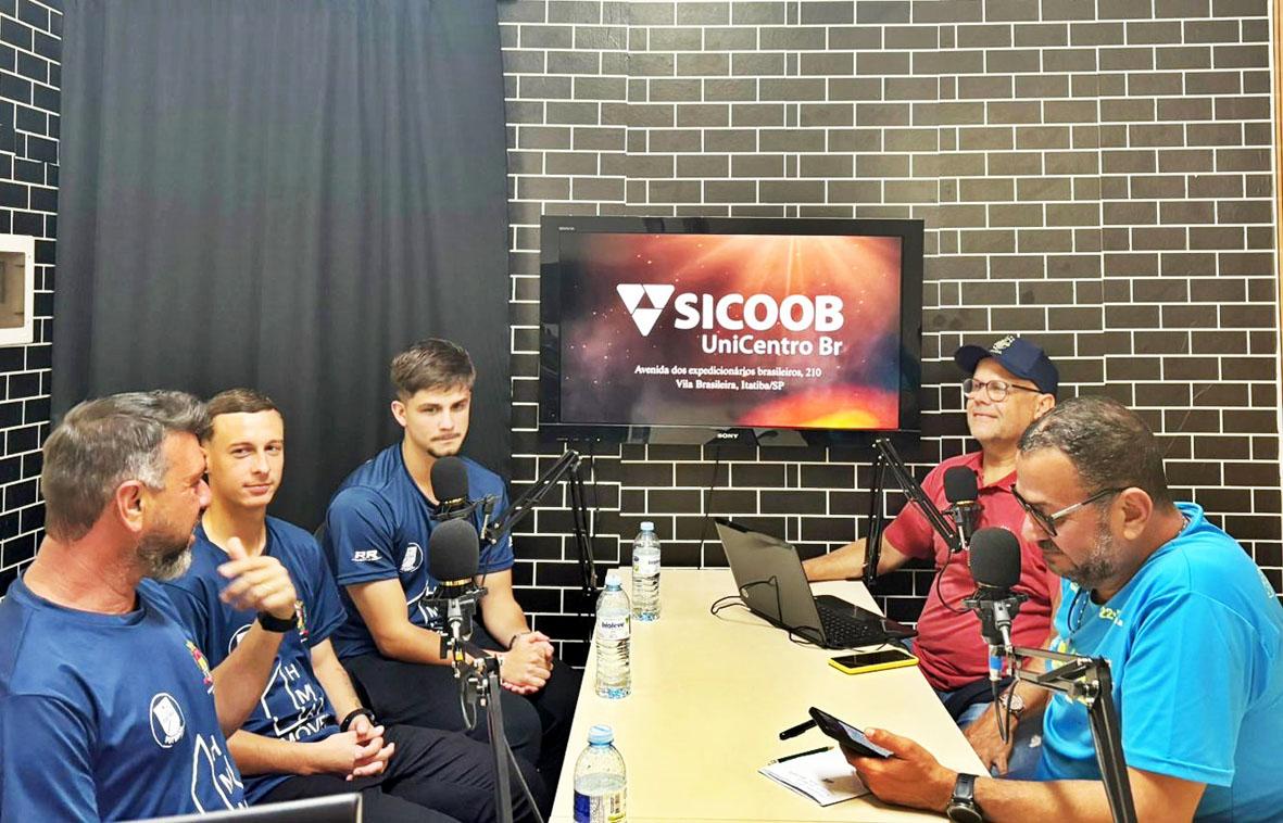 Campeões dos Jogos Regionais participam do podcast Em Dose Dupla