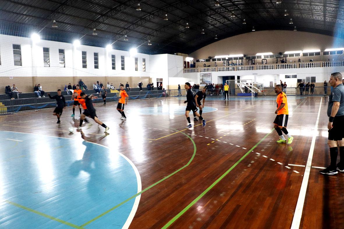 Campeonato Interno de Futsal em Morungaba abre com grandes disputas