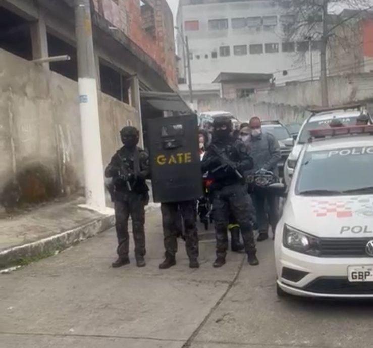 Com preparo, técnica e diálogo, PM liberta criança mantida refém pelo próprio pai em SP