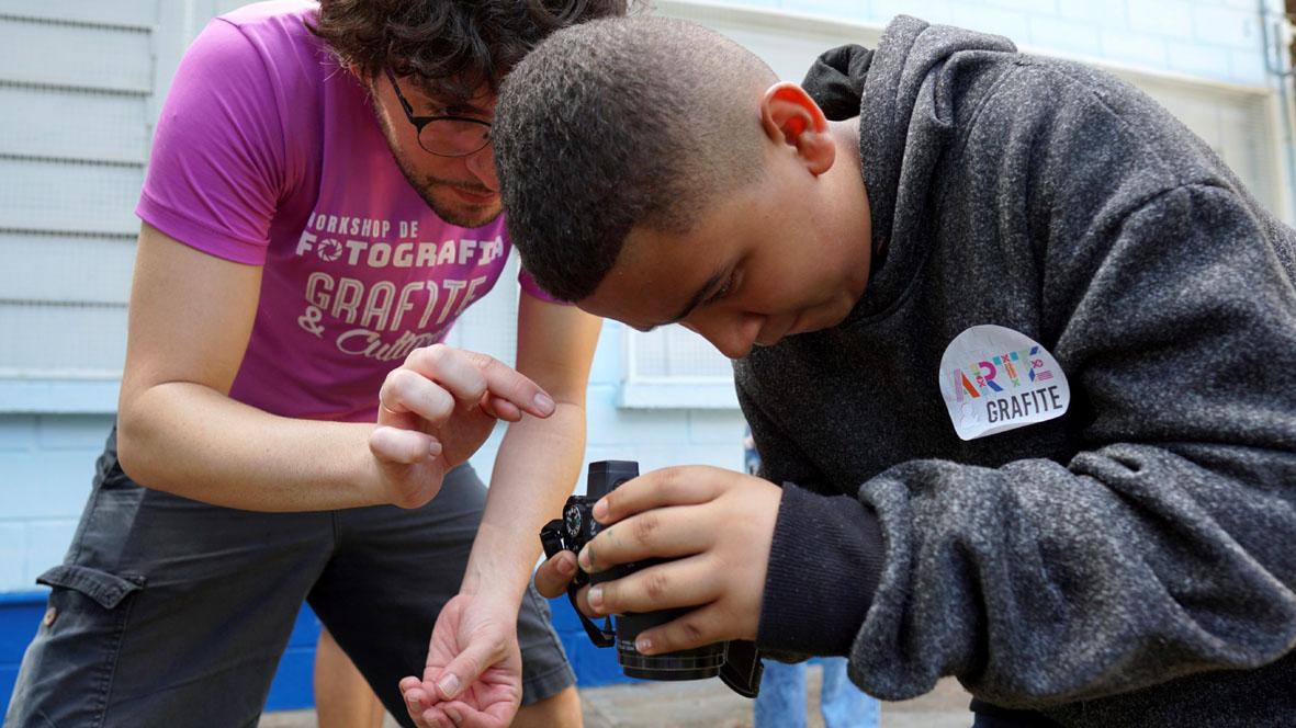 Escolas de Itatiba recebem o projeto “Artes & Efeito” com oficinas de fotografia e grafite