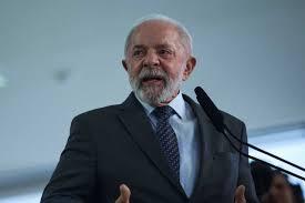 Lula chama Bolsonaro de 'frouxo' e diz que não vai pedir Pix