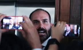 Moraes prorroga inquérito que investiga Eduardo Bolsonaro