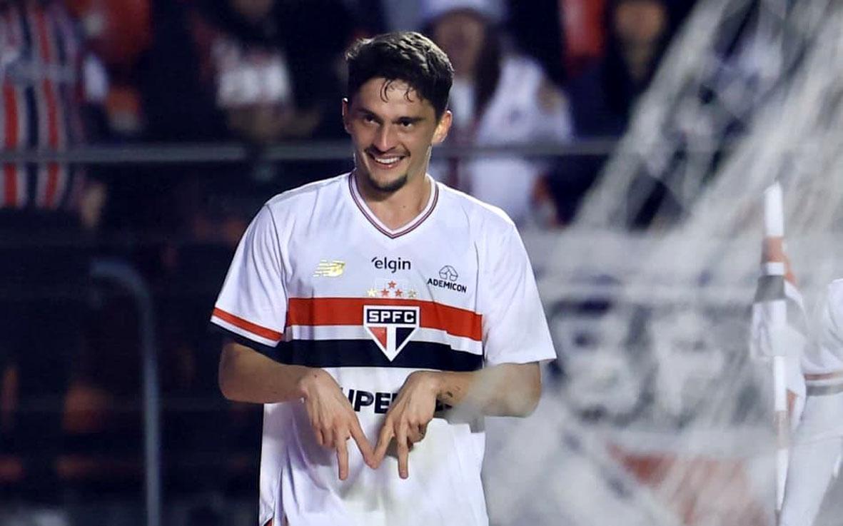  São Paulo vence Athletico-PR e sai na frente na Copa do Brasil