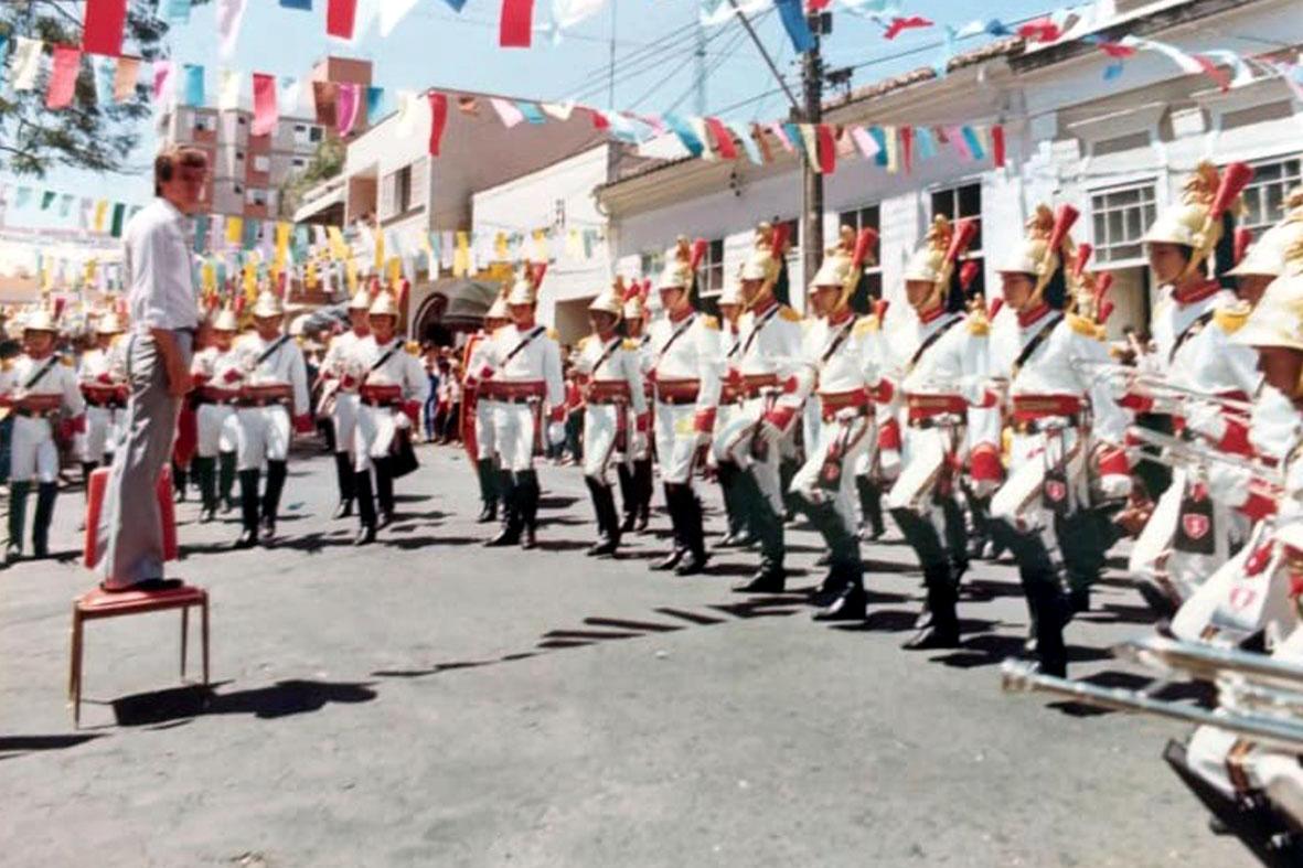 Sarney em Morungaba, a Fameb e os Dragões Sarney em Morungaba, a Fameb e os Dragões