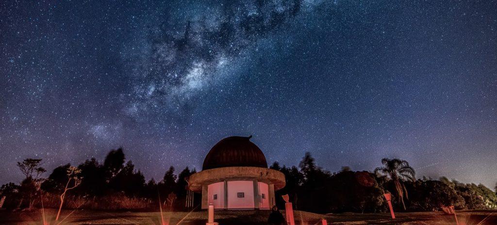 Astroturismo: conheça os destinos que oferecem experiências de observação do céu no estado de SP